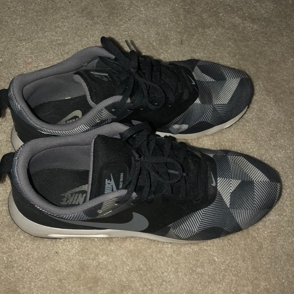 Nike Geometric Men’s Sneakers